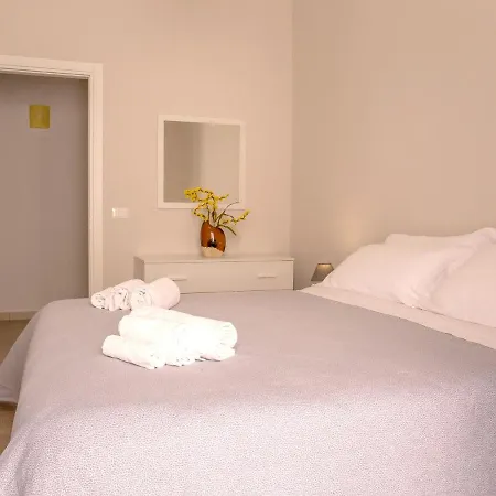 With 3 Bedrooms In With Wifi Διαμέρισμα *